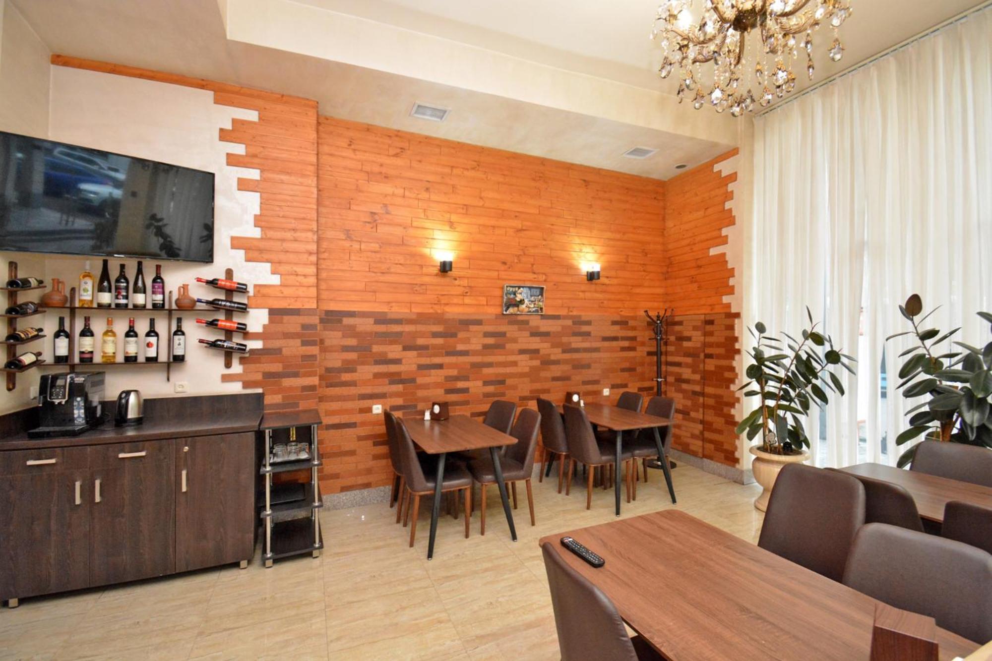 Hotel Partiez Jerevan Exteriör bild